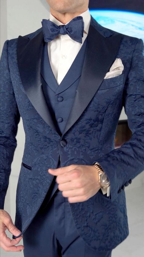 Wow these details 🤩 | Best wedding suits for men, Best wedding suits, Wedding suits Garden Outfit Men, Best Wedding Suits For Men, Garden Outfit, Wedding Suits Men Black, Best Wedding Suits, Prom Suits For Men, Groom Dress Men, Mens Dress Outfits, Stylish Mens Suits