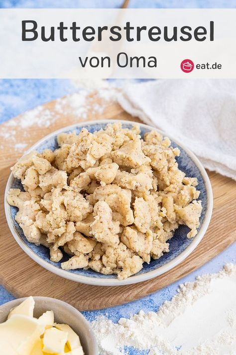 Mit Omas Butterstreusel kannst du (fast) jeden Kuchen toppen und besser machen. Denn die süßen, knusprigen Streusel sind einfach super lecker. Wir haben Omas Rezept für dich parat! Fruit Desserts, Sweet And Spicy, Monster Cookies, No Bake Cake, Cooking And Baking, Nutella, Cake Recipes, Food And Drink, Butter