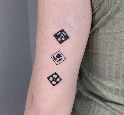 Tattoo Room, Square Tattoo, Bestie Tattoos, Fun Tattoos, Stick And Poke, German Design, Design Tattoo, Fall Coat, Skin Art