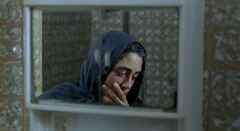 Iranian Movie, About Elly, Asghar Farhadi, Iranian Cinema, Abbas Kiarostami, My Life Is Beautiful, Egypt Photography, Pink Amaryllis, Iranian Film