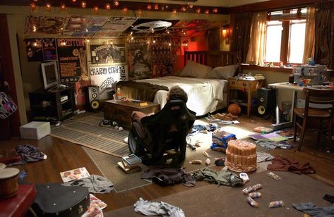 Maximalism Room, Bedroom 90s, Movie Bedroom, Messy Bedroom, Shia Labeouf, Teenager's Room, Messy Room, Gamer Room, The Grove