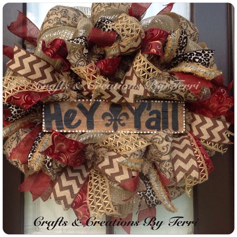 Hey Y'all deco mesh wreath! More wreaths can be found on my Facebook page: www.facebook.com/CraftsandCreationsByTerri or go to my Etsy page https://www.etsy.com/shop/CreatedByTerri Everyday Wreaths, Wreath Burlap, Hey Yall, Country Wreaths, Burlap Crafts, Wreath Wall, Seasonal Wreaths, Rustic Wreath, Mesh Wreath