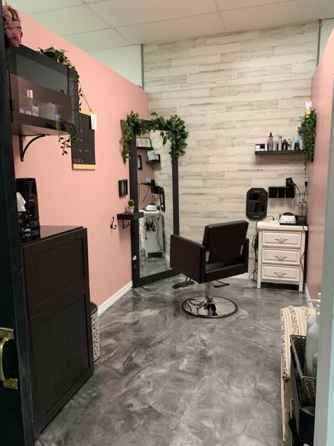 Home Saloon Designs, Hair Rooms At Home, Salon Room Ideas Home, One Room Hair Salon Ideas, Small Basement Salon Ideas, Home Beauty Salon Ideas Small Diy, Small Salon Studio Decor, Salon Garage Ideas, Corner Salon Stations