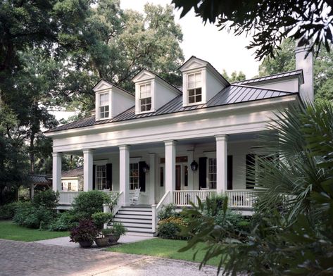 Traditional Exterior - Traditional - Exterior - Charleston | Houzz Historical Concepts, Southern Traditional, Farmhouse Front Porches, Casas Coloniales, Southern Homes, Traditional Exterior, Front Porch Decorating, Southern Home, Interior Modern