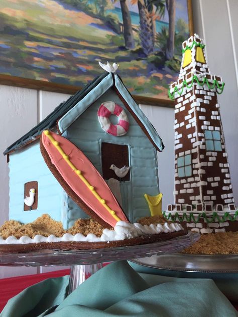 Beach inspired gingerbread houses Summer Gingerbread House, Gingerbread Beach House, Plant Cupcakes, Gingerbread Construction, Gingerbread Architecture, Graham Cracker Gingerbread House, Homemade Gingerbread House, Gingerbread House Ideas, Gingerbread Creations