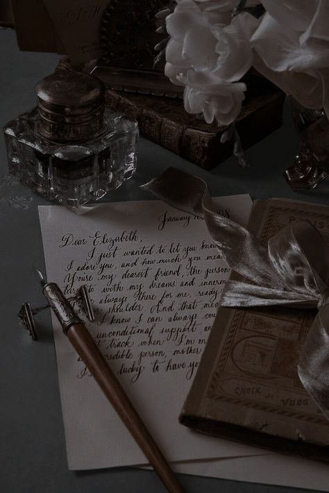 Old Diary Aesthetic Vintage, Inkwell Aesthetic, Old Writer Aesthetic, Quill Pen Aesthetic, Ink Pen Aesthetic, Old Diary Aesthetic, Bridgerton Moodboard, Quill Aesthetic, Light Acadamia