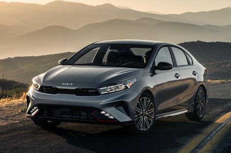 Presenting The Sharp-Looking 2022 Kia Forte - Or will it be called the K3? 2022 Kia Forte, Carros Kia, Dual Clutch Transmission, Modern Tech, Kia Forte, Smart Key, Cheap Cars, Cruise Control, Bloopers