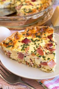 Ham and Swiss Quiche - A classic flavor combination in a quiche. Recipe includes the best quiche custard that can be used with any cheese, meats or veggies you' Ham And Swiss Quiche, Swiss Quiche, Best Quiche, Ham And Swiss, Breakfast Quiche Recipes, Quiche Recipes Easy, Cheese Quiche, Diner Recept, Quiche Recipe