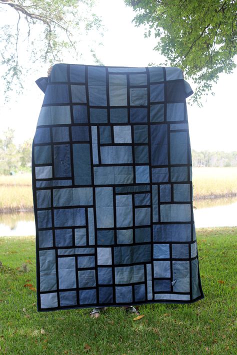 Denim Quilt for Riley Denim Wreaths, Denim Quilt Patterns, Cabin Pillows, Blue Jean Quilts, Jean Quilt, Trendy Headbands, Denim Crafts Diy, Diy Sewing Gifts, Flannel Quilts