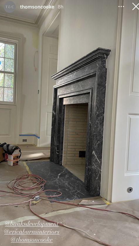 Black Fireplace Hearth, Bluestone Fireplace, Black Fireplace Mantel, Black Marble Fireplace, Elegant Fireplace, Steel Fireplace, Granite Fireplace, Southern Interior, Whiskey Room