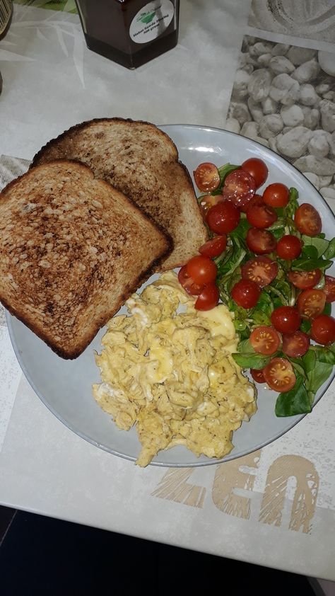 Scrambled eggs, salad and toast Eggs Salad, Egg Toast, Scrambled Eggs, Positive Mindset, Healthy Breakfast, French Toast, Toast, Salad, Quick Saves