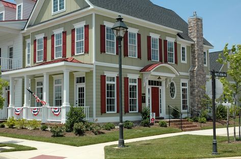 17 Exterior Home Remodeling and Renovation Ideas | Allura USA Exterior Trim Colors, Vertical House Siding, Green House Siding, House Siding Ideas Exterior, Siding Ideas Exterior, House Siding Ideas, Sage Green House, Green House Exterior, Green Siding