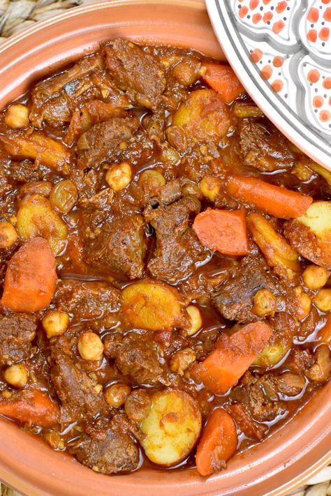 Beef Tagine Recipes, Moroccan Beef Stew, Moroccan Tagine Recipes, Beef Tagine, Tajin Recipes, Moroccan Beef, Tagine Cooking, Moroccan Stew, Bison Recipes