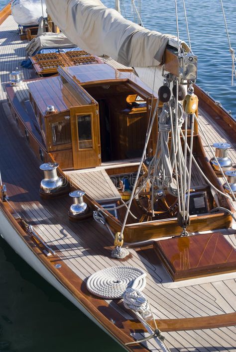 Old Money Sailboat Aesthetic, Sailing In Italy, Classic Sailing Yacht, Old Sail Boats, Wooden Sail Boats, Sailboat Interior Aesthetic, Barca A Vela Aesthetic, Sailboats Aesthetic, Vintage Sailing Aesthetic