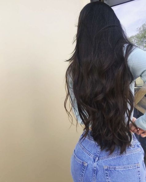 Pelo Ondulado Natural, Hairstyle Ideas For Long Hair, Ideas For Long Hair, Brown Wavy Hair, Waist Length Hair, Long Shiny Hair, Thick Wavy Hair, Really Long Hair, Wavy Haircuts