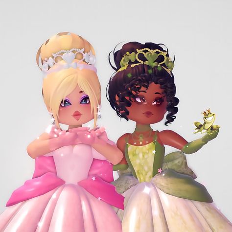 Princess And The Frog Royale High, Royale High Cultural Outfits, Silver Slay Royale High Outfit, Princess Peach Royale High, Green Royale High Outfits, Anime Royale High Outfits, Darling Diva Royale High, Strawberry Shortcake Royale High, Fairytale Royale High