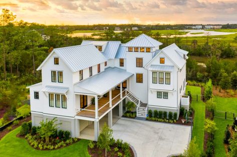 Coastal Exteriors, Beach House Garage, Florida Farmhouse, Beach Cottage Exterior, Carlton Landing, Beach House Flooring, Small Beach Houses, Summer Beach House, Bloxburg Houses