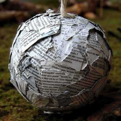 DIY Paper Mache Christmas Ornaments: A Fun Holiday Craft Paper Mache Balls Diy, Papier Mache Christmas Ornaments, Paper Mache Baubles, Christmas Paper Mache Decorations, Paper Mache Christmas Crafts, Paper Mache Christmas Ornaments Diy, Diy Paper Mache Ornaments, Paper Mache Ornaments Diy, Paper Mache Christmas Decorations