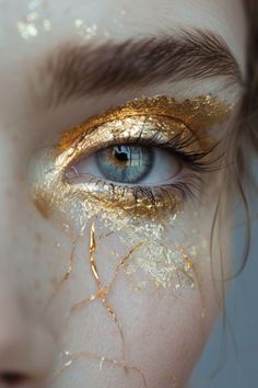 Dripping Gold Makeup, Golden Tears Makeup, Gold Tears Makeup, Kintsugi Makeup, Sun Makeup Looks, White And Gold Makeup, Golden Makeup Look, Angle Makeup, Gold Makeup Ideas