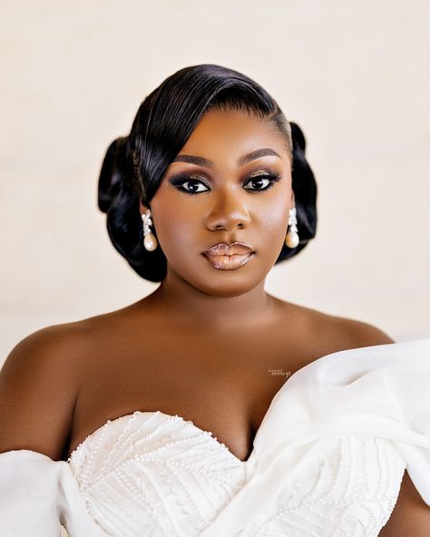 Bridal Wigs Black Women, Court Wedding Hairstyles, Makeup Mariee, Low Bun Wedding Hair Black Women, Wedding Hairstyles For Black Brides, Trending Wedding Hairstyles, Low Bun Wedding Hair, Black Bridal Makeup, Harlem Nights