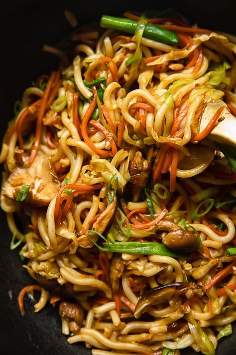 Udon Noodles Vegetarian, Vegetarian Udon Recipes, Udon Noodle Recipe Vegetarian, Udon Vegetarian, Udon Recipes, Vegetarian Udon Noodles, Japanese Noodle Bowl, Vikalinka Recipes, Vegetarian Japanese