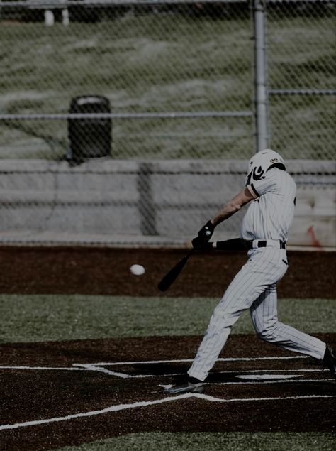 Drippy Baseball Players, Highschool Baseball Aesthetic, Baseball Guy Aesthetic, Kickball Aesthetic, High School Baseball Aesthetic, College Baseball Aesthetic, Recess Aesthetic, Baseball Photography Action, Baseball Aesthetic Boy