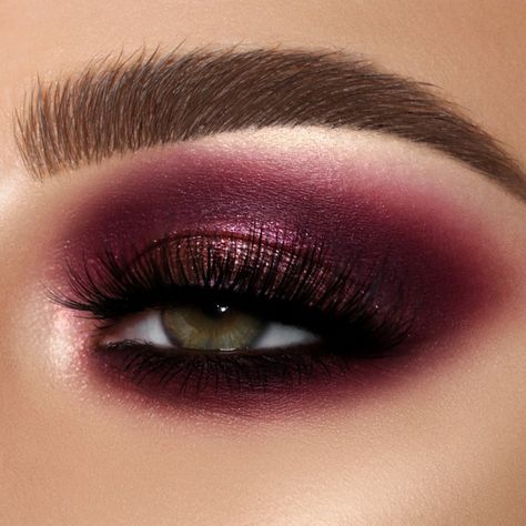 Graduation Clothes, Maroon Eyeshadow, Makeup Pictorial, Eye Makeup Pictures, Pinterest Makeup, Winter Makeup, Makeup Eye Looks, Eyeshadow Palettes, Pat Mcgrath