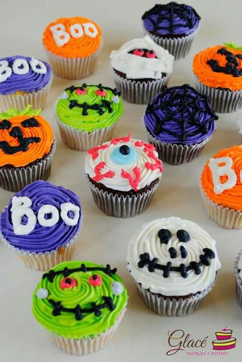 Haloween Decoracion Cupcakes, Halloween Cupcakes Ideas For Kids, Easy Halloween Cupcakes Ideas, Halloween Inspired Cupcakes, Simple Halloween Cupcake Ideas, Halloween Themed Cupcakes Easy, Cupcake Decorating Ideas Halloween, Cute Halloween Cupcake Ideas, Easy Halloween Cupcakes Decoration