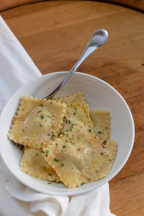 Homemade Ravioli Dough, Crab Ravioli, Brown Butter Sage Sauce, Smoked Sausage Pasta, Ravioli Filling, Pumpkin Ravioli, Brown Butter Sauce, Homemade Ravioli, Ravioli Recipe