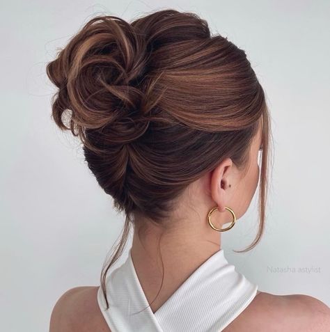 60 Creative Updo Ideas for Short Hair Updo Bun For Medium Length Hair, Up Do Hairstyles Short Hair, Chignon For Medium Length Hair, Short Hair Styles Elegant Classy, High Updo For Short Hair, Short Hair Low Updo, Loose High Bun Wedding Hair, Cocktail Updo Hairstyles, Short Hair Bridal Updo