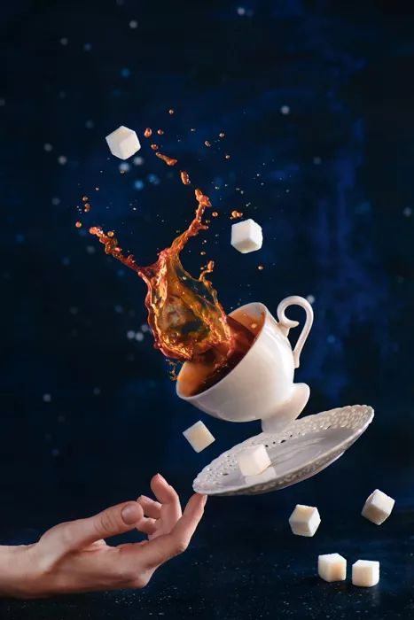 Coffee Photography: How to Shoot Amazing Still Life Photos of Coffee Levitation Photography, Color Splash Photography, Food Art Photography, Retro Cafe, Splash Photography, Creation Photo, How To Photograph, 강아지 그림, Still Life Photos