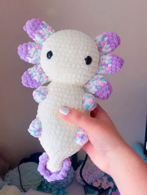 Fuzzy Stuffed Animals, Crochet Animals Axolotl, Amigurumi Multicolor Yarn, Chenille Crochet Plush, Cute Crochet Plush Ideas, Arimigumi Crochet, Crochet Amigurumi Axolotl, Chunky Axolotl Crochet Pattern Free, Easy Crochet Axolotl