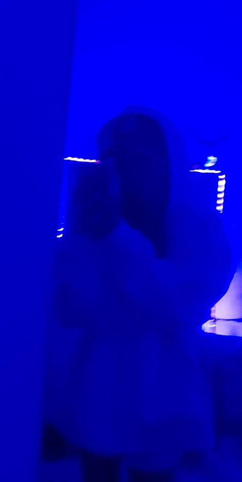 Blue Lights, Led Light Mirror Pics, Mirror Pics Led Lights, Blue Room With Led Lights, Blue Light, Mirror Selfie Led Lights, Led Bleu Snap, Led Light Pictures Baddie, Blue Room Led Lights