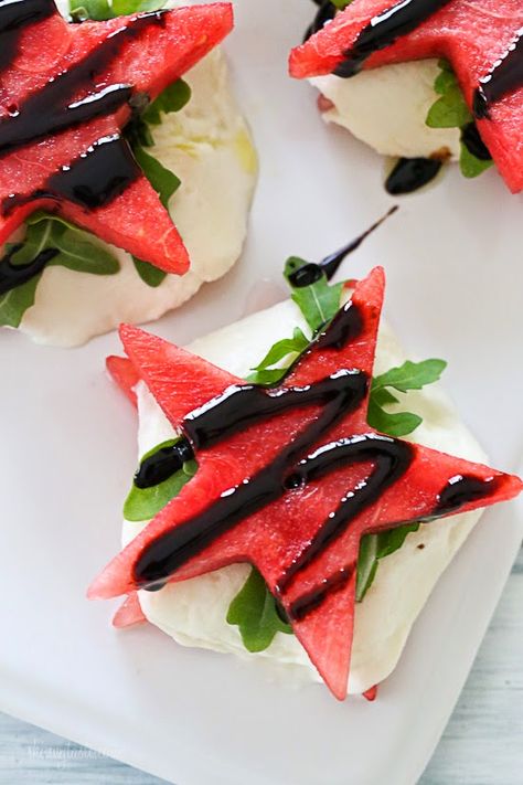 Ways To Serve Watermelon, Watermelon Caprese, Watermelon Caprese Salad, Fourth Of July Food, Watermelon Recipes, Skinny Taste Recipes, Balsamic Glaze, Yummy Foods, Caprese Salad