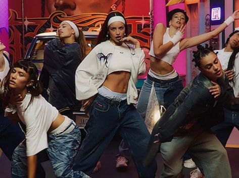 Hip Hop Rnb Aesthetic, 90s Early 2000s Fashion Men, Step Up Fashion, Early 2000s Hip Hop Fashion Women, 90s Music Video Outfits, Dancer Fits Hiphop, 2000s Music Video Aesthetic, 2000s Dance Outfit, 90s Hip Hop Fashion Women Old School