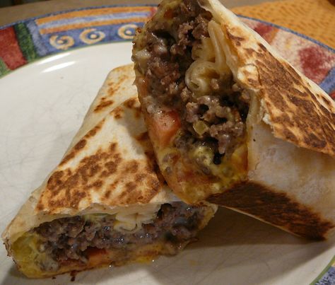 Cheeseburger Wrap...Beef O'brady copy!  must try! Cheeseburger Wraps, Free Keto Meal Plan, Chicken Crockpot, Flour Tortillas, Wrap Recipes, Wrap Sandwiches, Worcestershire Sauce, Ground Beef Recipes, Weight Watchers Meals