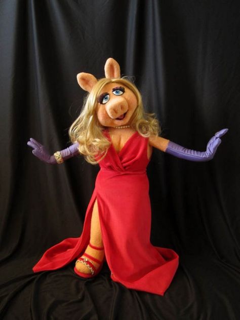 Miss Piggy was the Master of Ceremonies wearing a flaming red gown. There for the first fifteen minutes. Seems her hair was suppost to be in pigtails for the pig pin mud wrestling. She won't be back to MC...heard they sent someone to fetch Big Betty from down the road. All figured she weighed about the same. The face was full like Miss Piggy's. Heck, no one will know the difference.I don't think Betty will fit nto that red dress tho. Miss Piggy Halloween Costume, Miss Piggy Costume, Miss Piggy Muppets, Kermit And Miss Piggy, The Muppet Show, Miss Piggy, Kermit The Frog, Jim Henson, Role Models