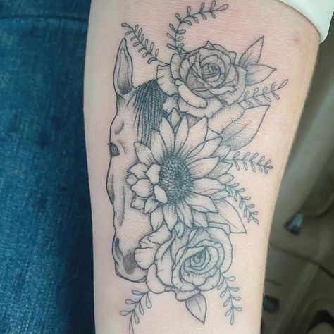 Tattoo Idea, Cute Tattoos, Quilt Blocks, Flower Tattoo, Tattoo Ideas, Tattoos, Quick Saves