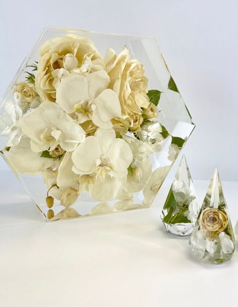 Resin Bridal Bouquet Diy, Preserving Wedding Bouquet In Resin, Saving Wedding Bouquet, Preserving Wedding Bouquet, Wedding Bouquet In Resin, Preserve Wedding Bouquet, Bouquet In Resin, Resin Bouquet, Preserved Wedding Bouquet