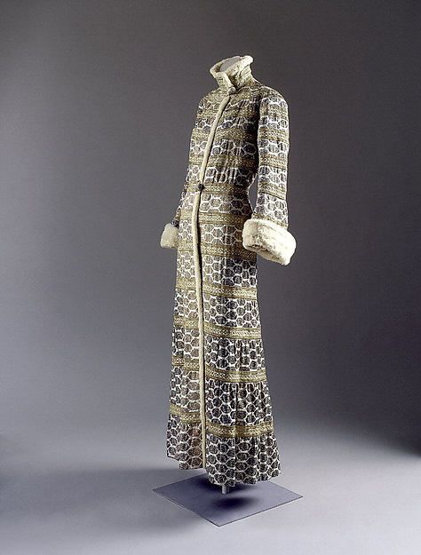 Evening coat Maggy Rouff, Thirties Fashion, Vintage Fashion 1930s, Madeleine Vionnet, Russian Clothing, 1930 Fashion, 1930's Fashion, Evening Coat, Grey Slate