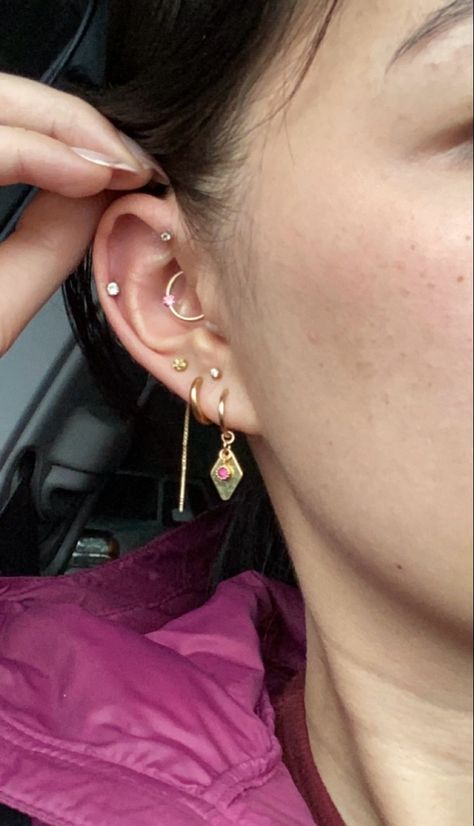 cute earscape piercing ideas Kelsey Kreppel Piercings, Acupuncture Ear Piercing, Ears Pirsing, Piercing Acupuncture, Earring Map, Piercing Map, Ear Setup, Eat Piercing, Double Forward Helix Piercing