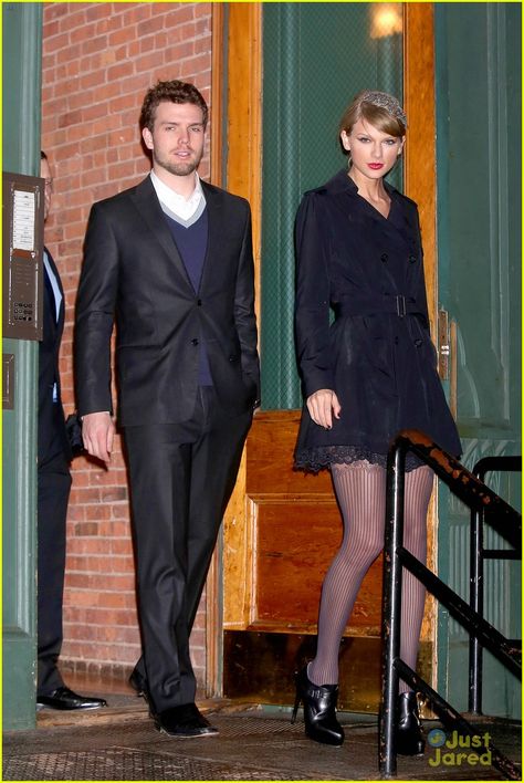 Taylor Swift & Brother Austin Get All Dressed Up For Formal Holiday Dinner Austin Swift, Taylor Swift Brother, Taylor Swift Street Style, Fishnet Tights, Belted Trench Coat, Taylor Swift 13, Taylor Swift Pictures, Taylor Swift Style, Female Singers