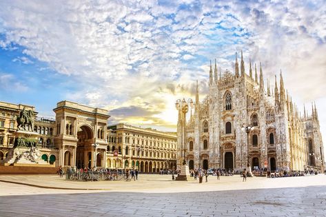 Best places to travel in Italy, including Rome, Florence, and the Amalfi Coast regions Milan Winter, Day In Milan, Milan Duomo, Italy Winter, Milan Travel, Piazza Del Duomo, Milan Cathedral, Galleria Vittorio Emanuele Ii, Visit Florence