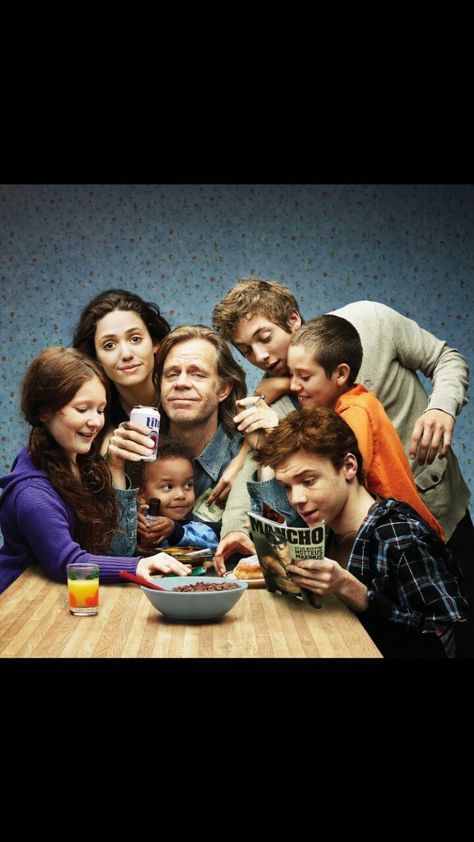 Shameless Wallpaper Iphone, Shameless Wallpaper, Pictures From Movies, Widget Iphone, Carl Gallagher, Shameless Us, Casting Pics, Random Pictures, Iphone Wallpaper