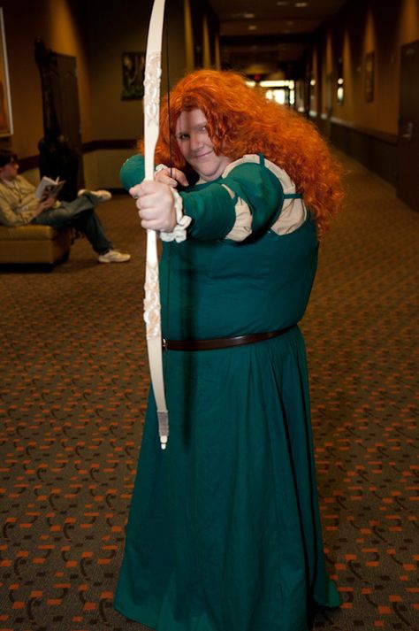 Merida, Brave Plus Size Cosplay For Women, Cosplay For Women, Diy Halloween Games, Plus Size Halloween Costume, Plus Size Cosplay, Costumes Diy, Merida Brave, Diy Halloween Projects, Halloween Face Mask