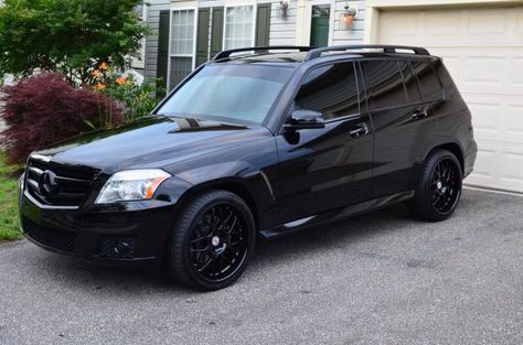 Murdered out GLK Mercedes Glk 350, Mercedes Glk, Mercedes Suv, Mercedes G Wagon, Kid Friendly Travel Destinations, Crazy Funny Pictures, Kid Friendly Trips, Fast Cars, Hot Cars