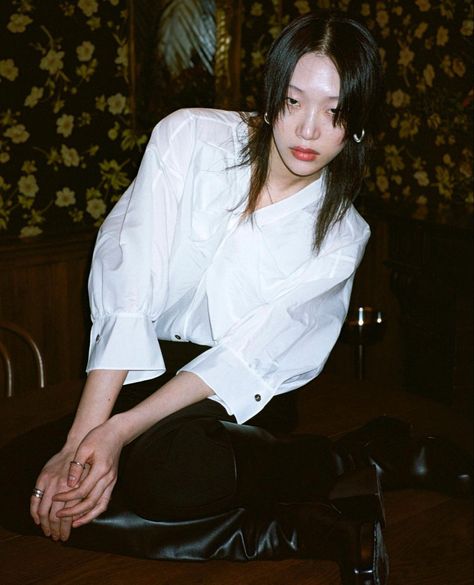 Choi Sora, Sora Choi, Masc Women, Style Rut, Aesthetic People, Mood Board Fashion, Girl Icons, Sweet Girls, Aesthetic Girl