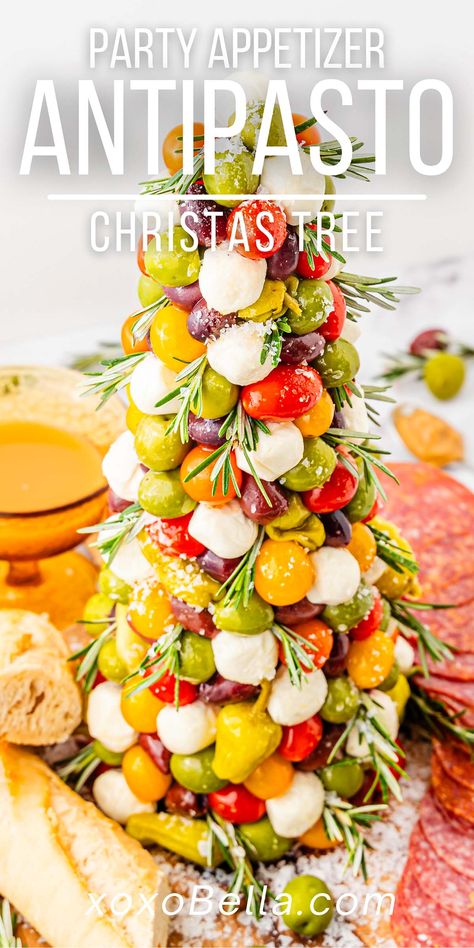 Antipasto Cheese Ball Christmas Tree, Christmas Antipasto Platter Ideas, Snack Christmas Tree, Christmas Tree Party Food, Italian Appetizers Christmas, Christmas Antipasto Tree, Olive Christmas Tree Appetizer, Christmas Tree Relish Tray Ideas, Antipasto Tree Appetizer