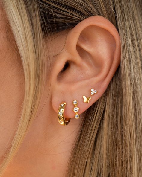 Earrings For 4 Holes, Multiple Ear Piercings Studs, Peircings Earring Three, Triples Earring Combos, Earrings 4 Holes, 4 Peircings Earring Ideas, Three Piercing Earrings, 3 Stud Ear Piercing, Multiple Ear Piercings Aesthetic Classy