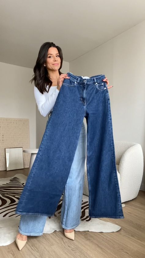 Super Wide Leg Jeans Outfit, Wide Jeans Outfit High Waist, High Waisted Wide Leg Jeans Outfit, Denim Jeans Outfit Casual, Plazo Outfits, Wide Jeans Outfit, Super Wide Leg Jeans, Blue Denim Jeans Outfit, How To Style Wide Leg Jeans